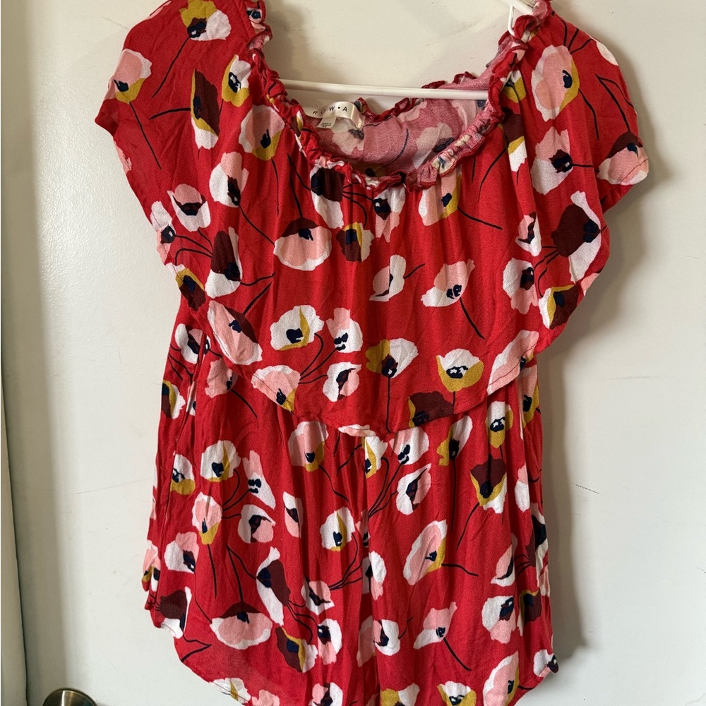 Woman’s Red Floral Off The Shoulder Shorts Romper XL NWT